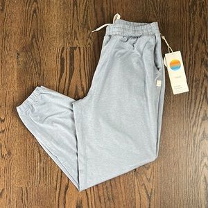 NWT Vuori Boyfriend Jogger in Flint Heather sz Small